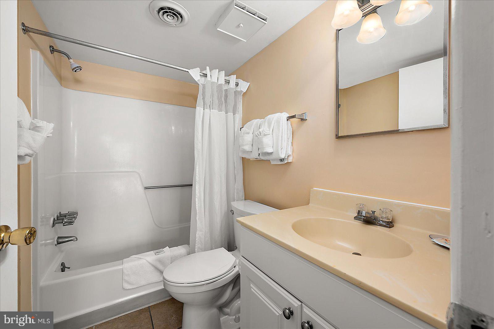 302 32ND STREET 103 BAY CLUB