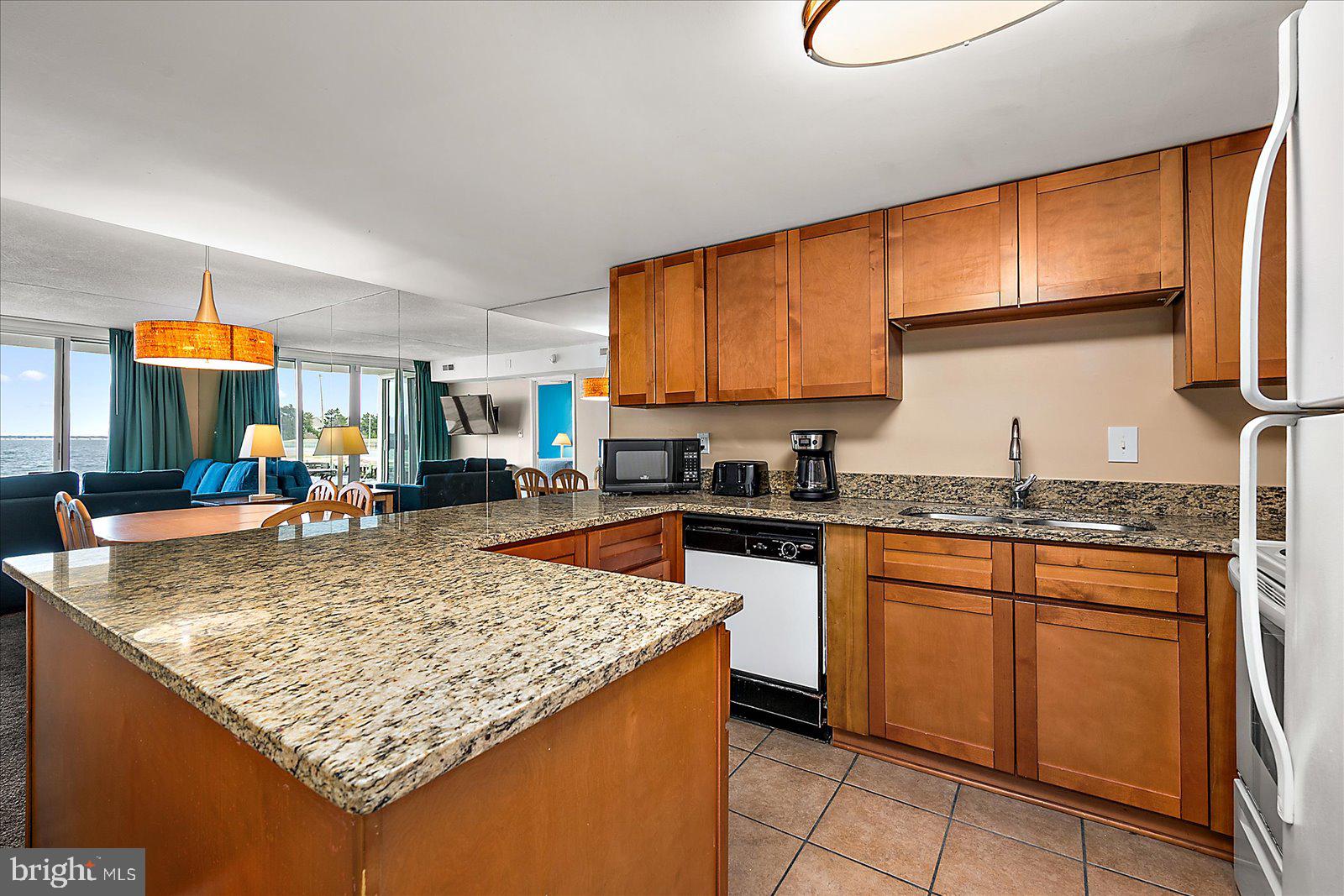 302 32ND STREET 103 BAY CLUB