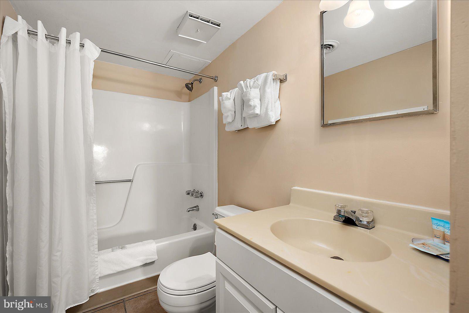 302 32ND STREET 103 BAY CLUB