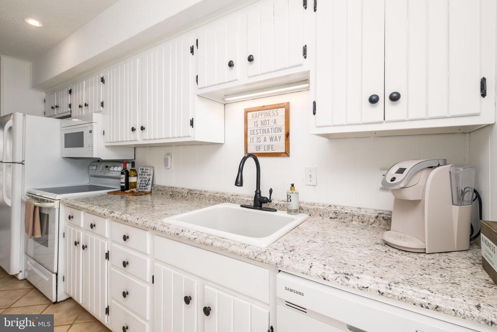 720 RUSTY ANCHOR ROAD 41C
