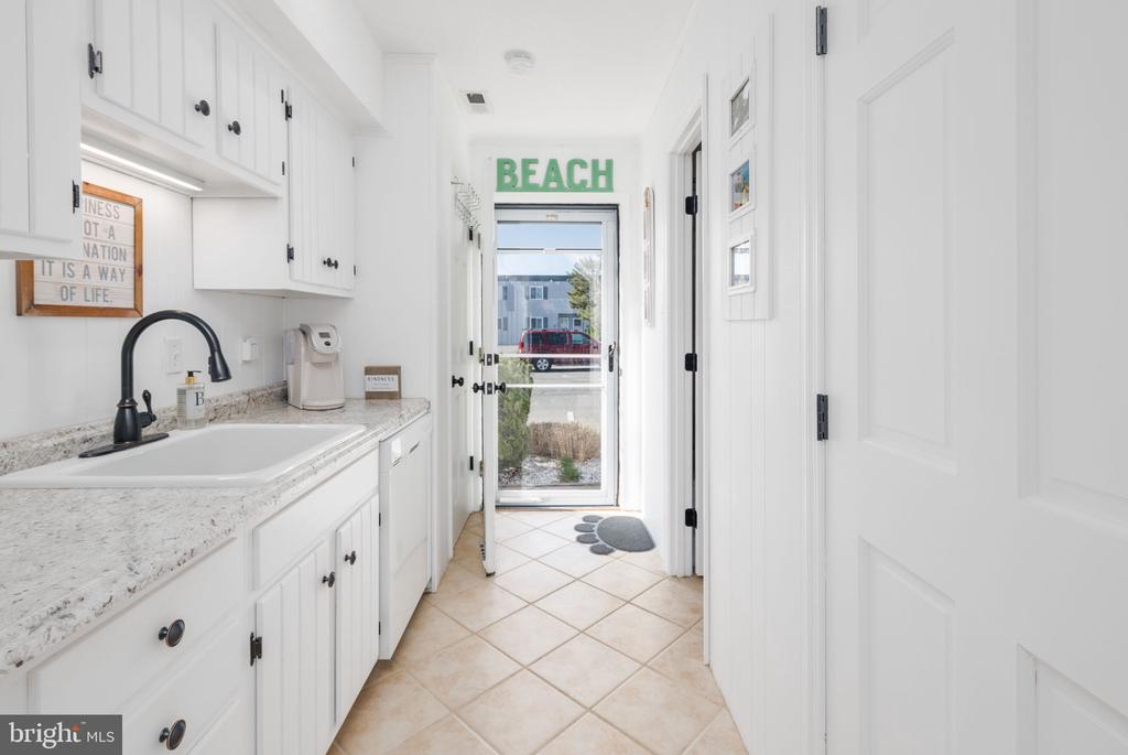 720 RUSTY ANCHOR ROAD 41C