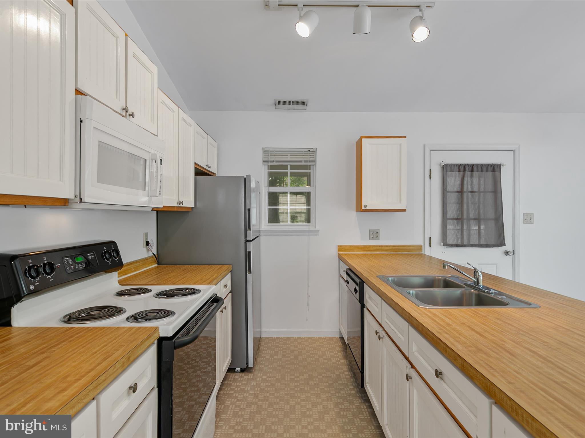 1288 OCEAN PARKWAY