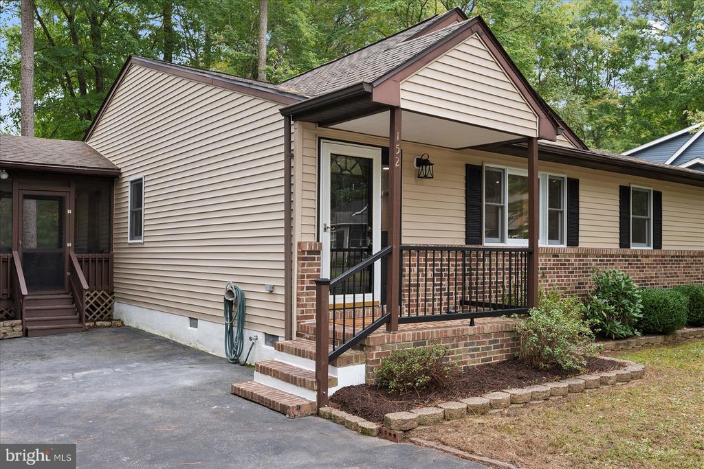 152 CAMELOT CIRCLE