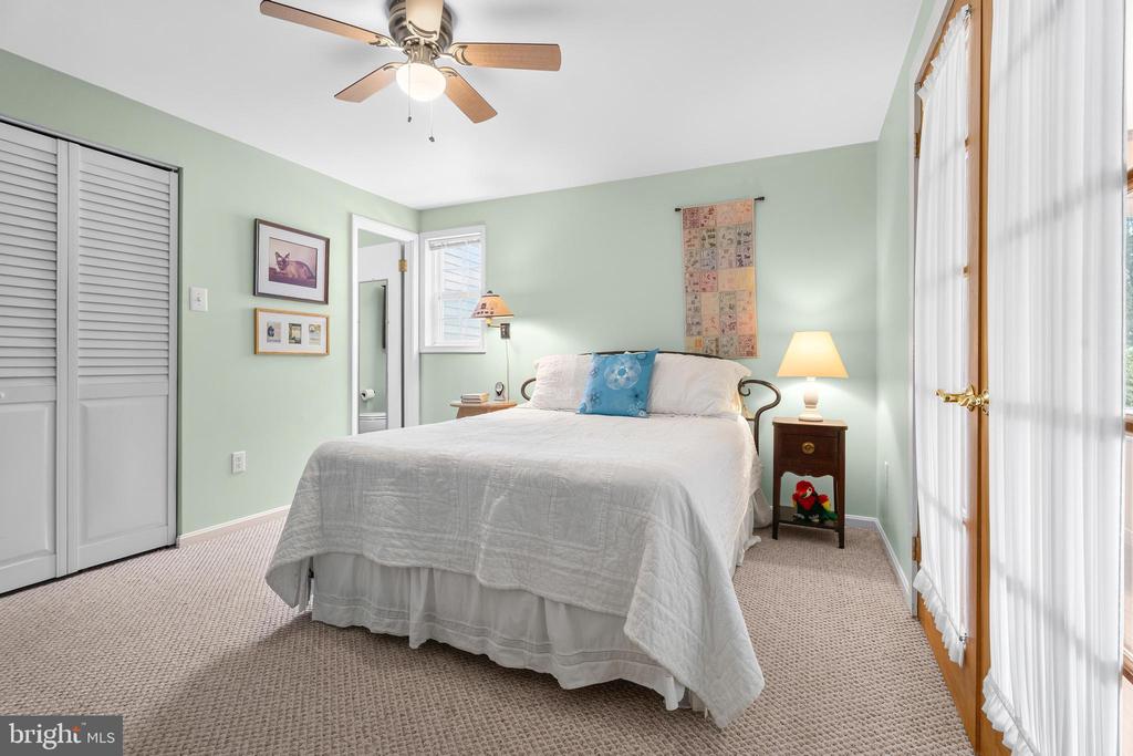 180 TEAL CIRCLE