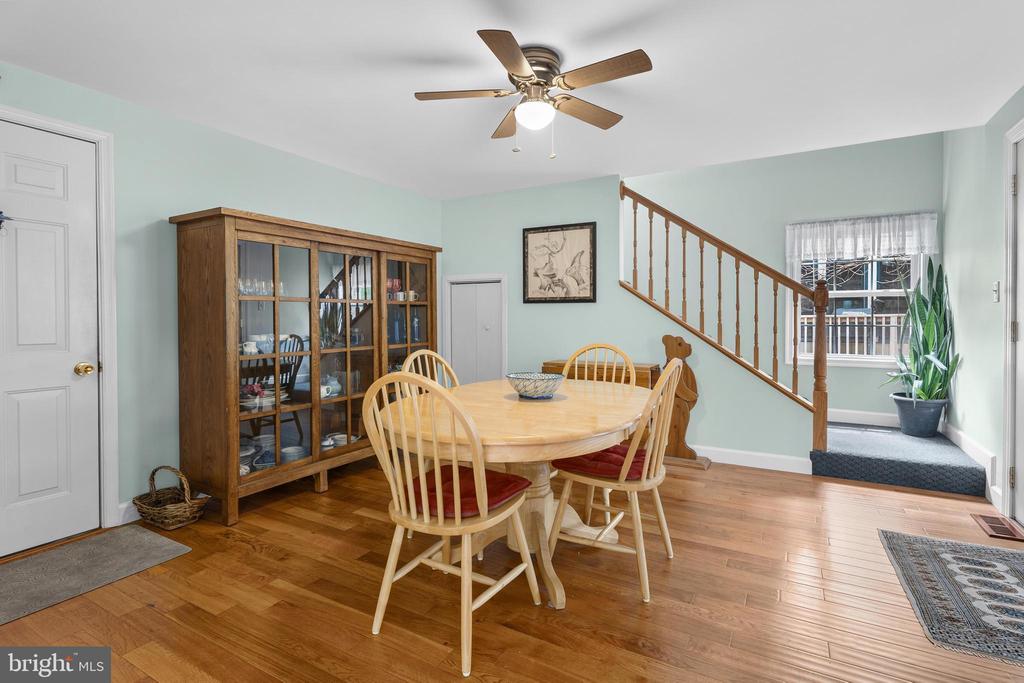 180 TEAL CIRCLE