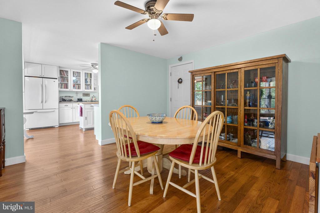 180 TEAL CIRCLE