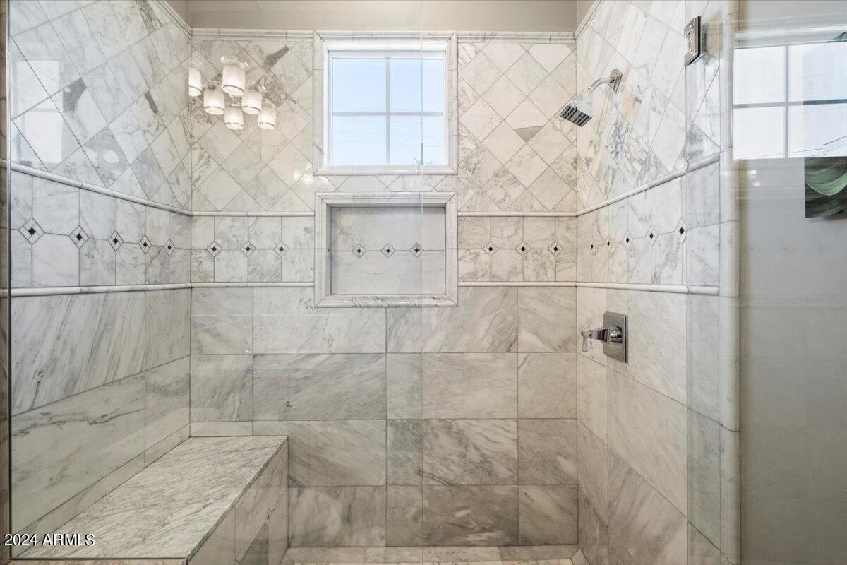 3216 E COLTER Street