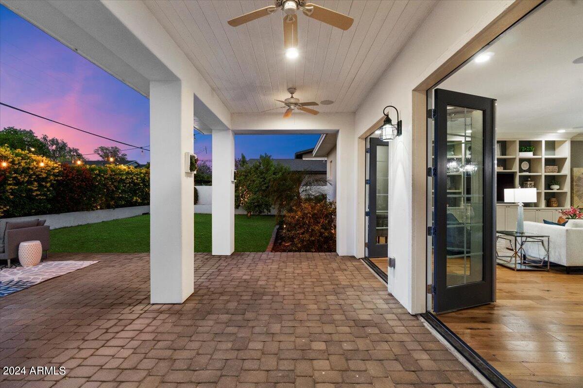 3216 E COLTER Street