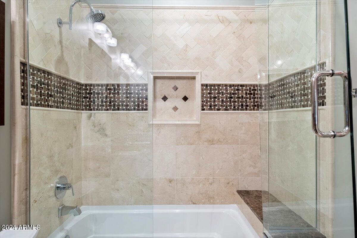 3216 E COLTER Street