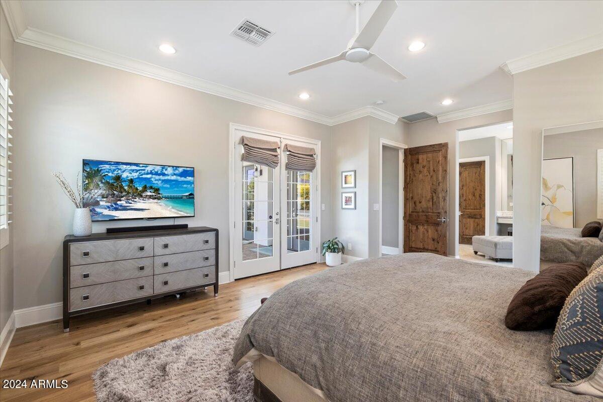 3216 E COLTER Street