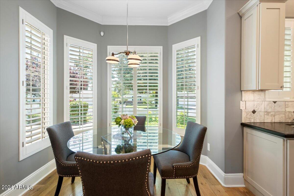 3216 E COLTER Street