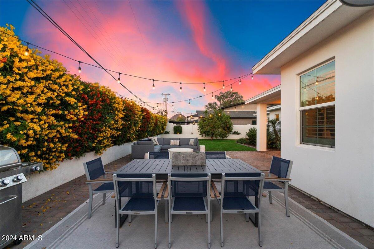 3216 E COLTER Street