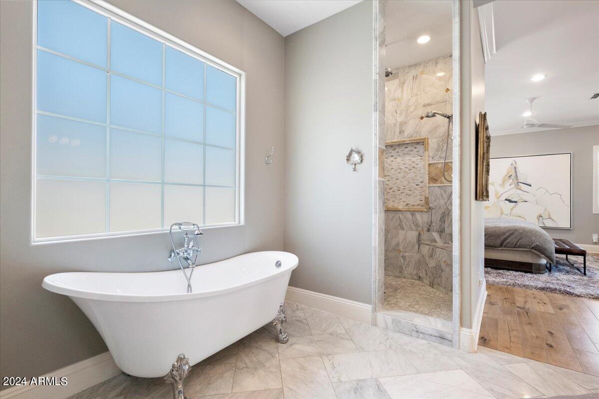 3216 E COLTER Street