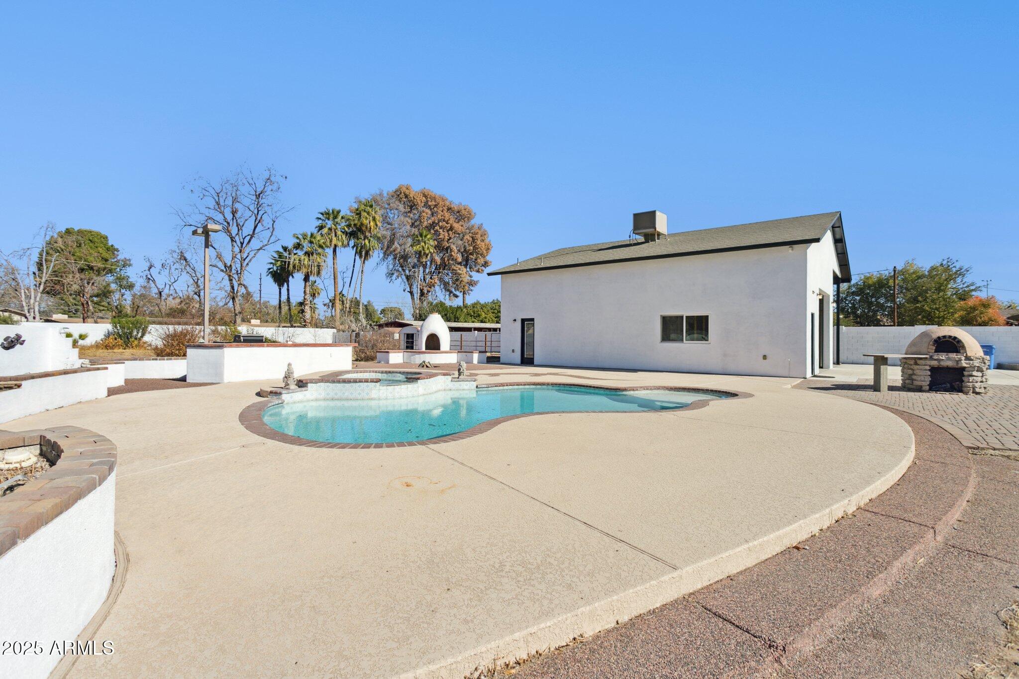 3312 E FLOWER Street