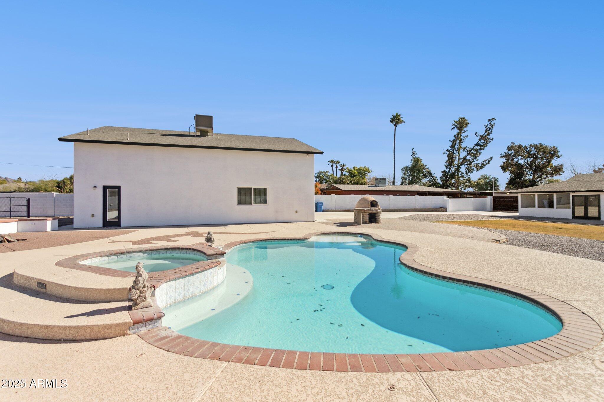 3312 E FLOWER Street