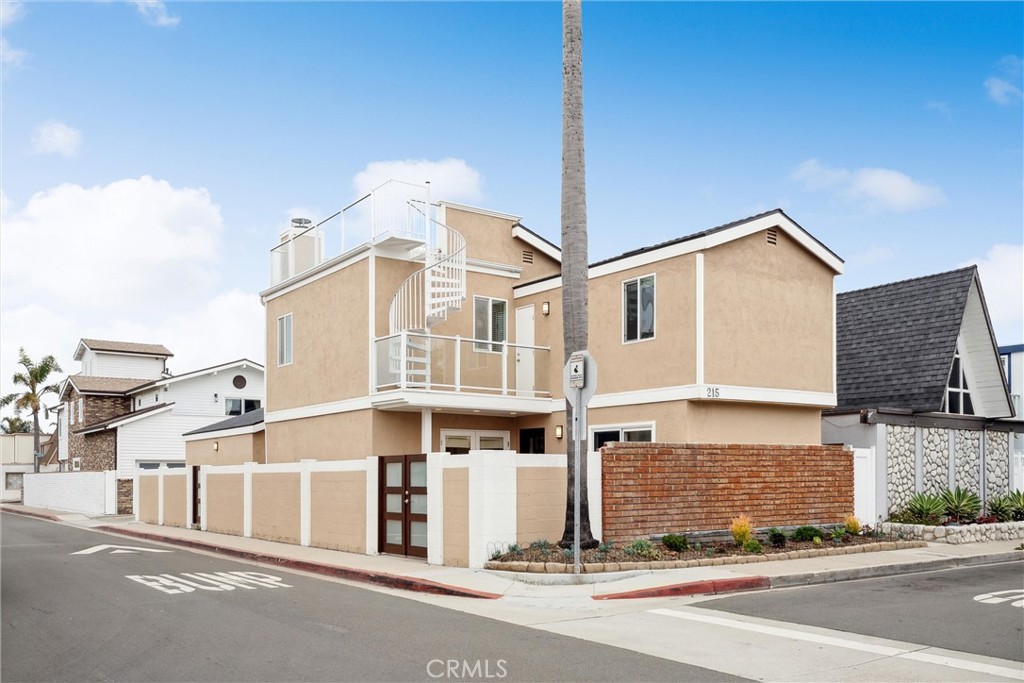 215 Walnut Street
