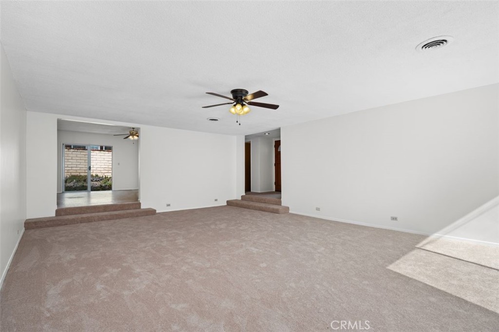 1990 Avenida Feliciano