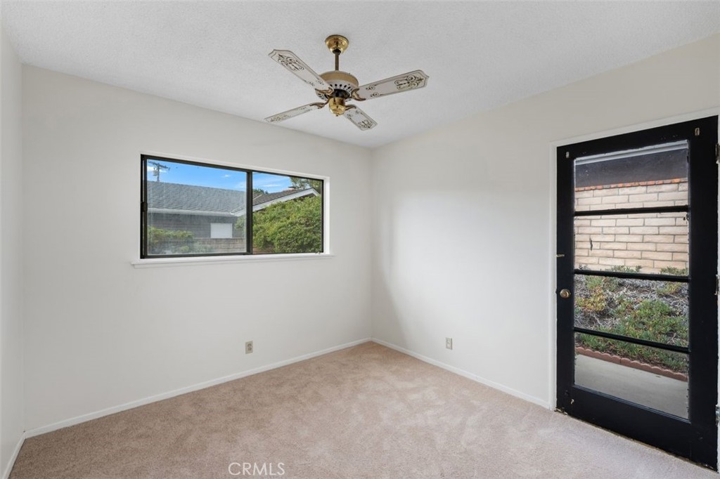 1990 Avenida Feliciano