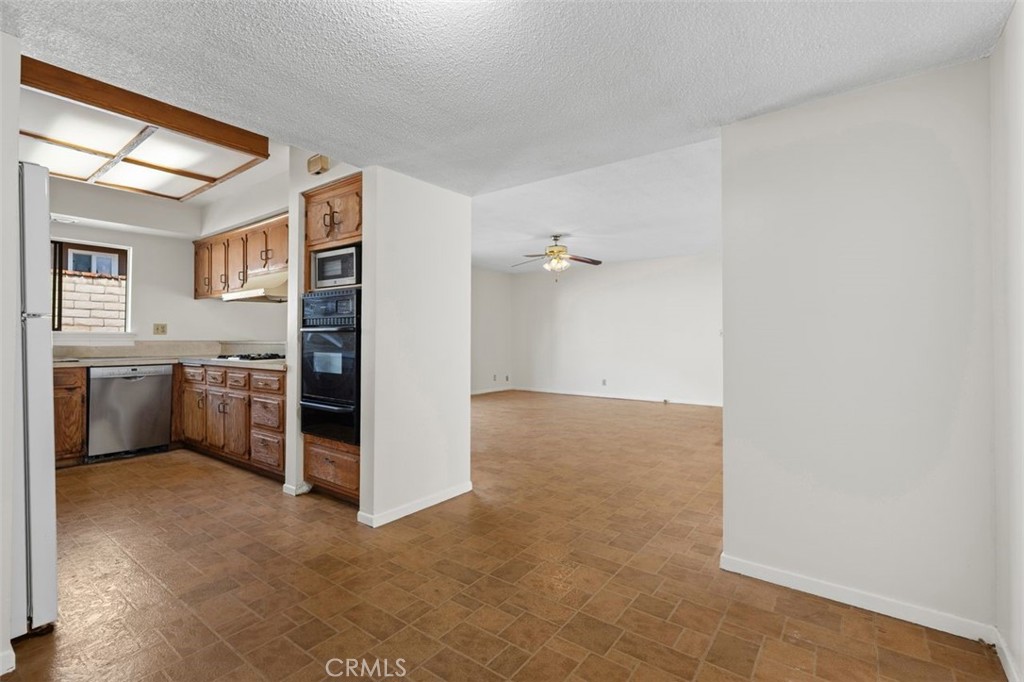 1990 Avenida Feliciano