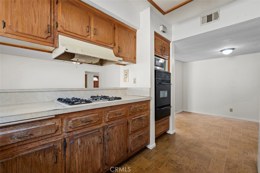 1990 Avenida Feliciano