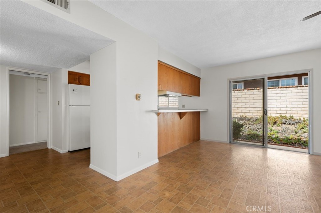 1990 Avenida Feliciano