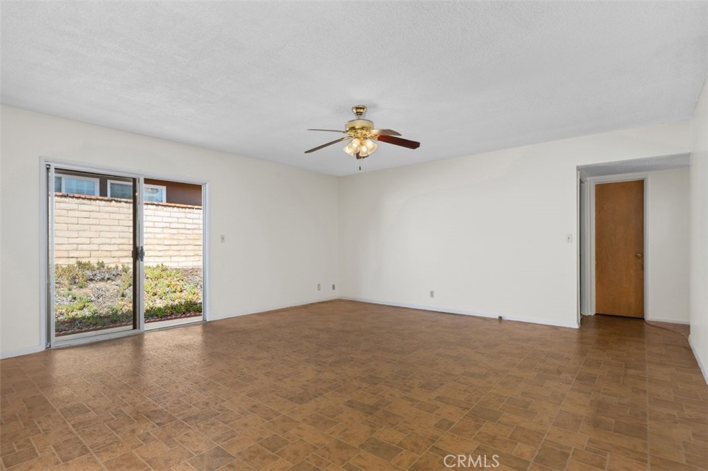 1990 Avenida Feliciano