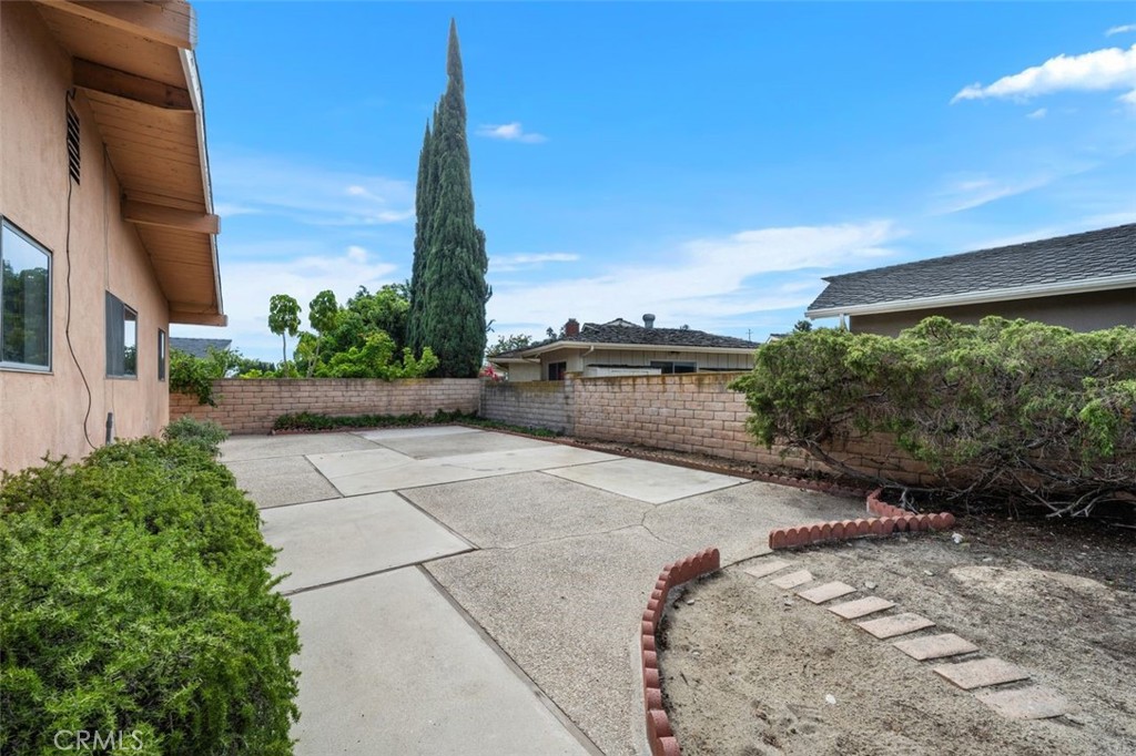 1990 Avenida Feliciano