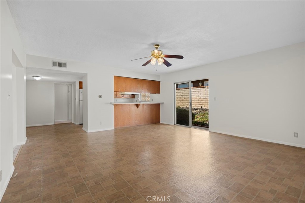 1990 Avenida Feliciano