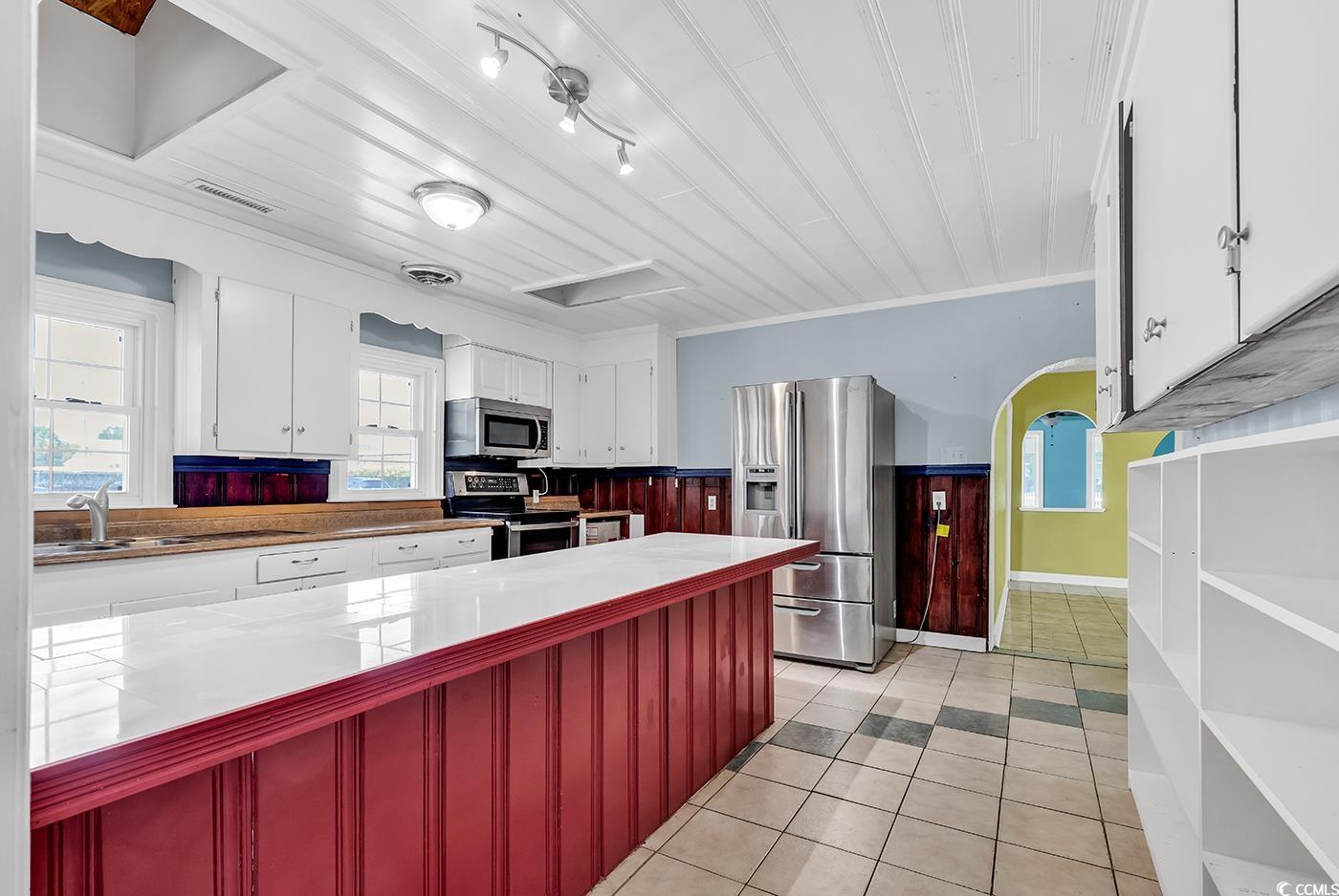 111 S Poplar Dr.