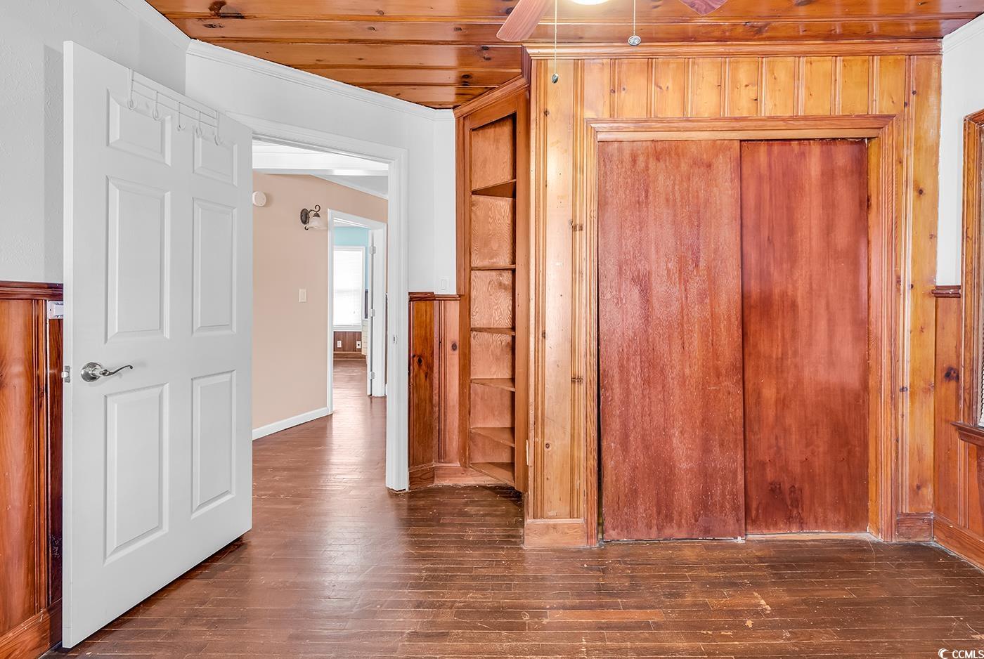 111 S Poplar Dr.