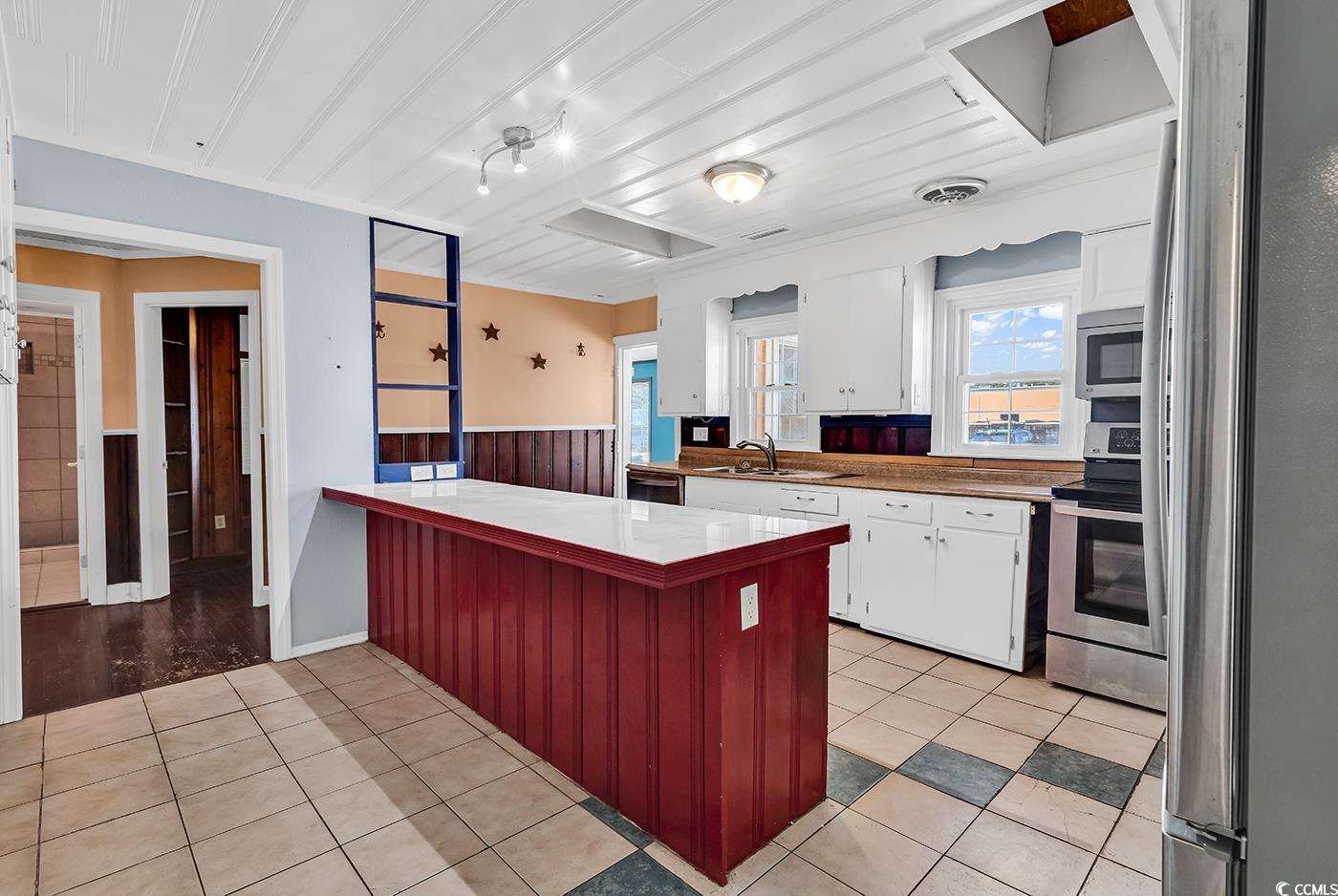 111 S Poplar Dr.