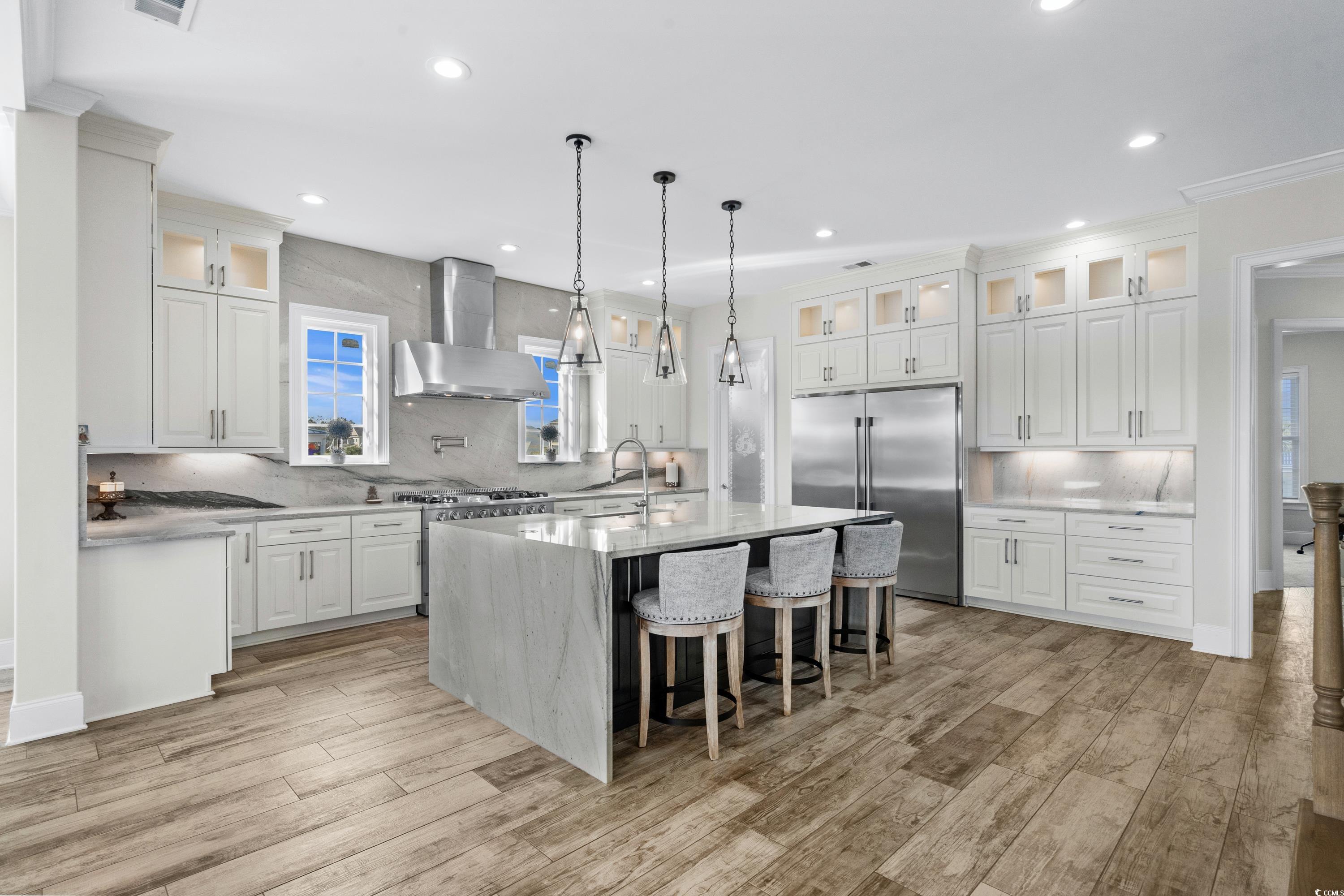 208 W Palms Dr.