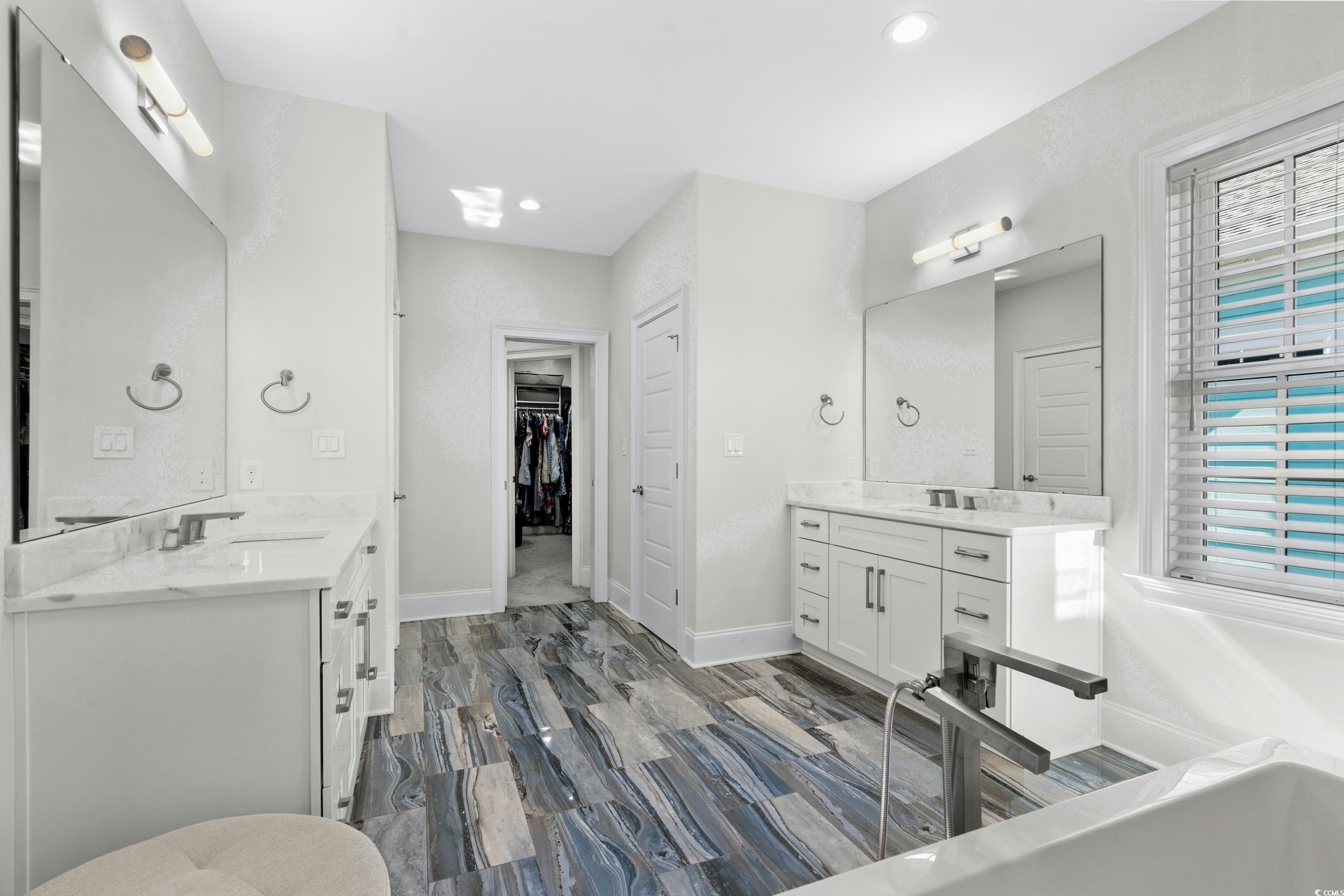 208 W Palms Dr.