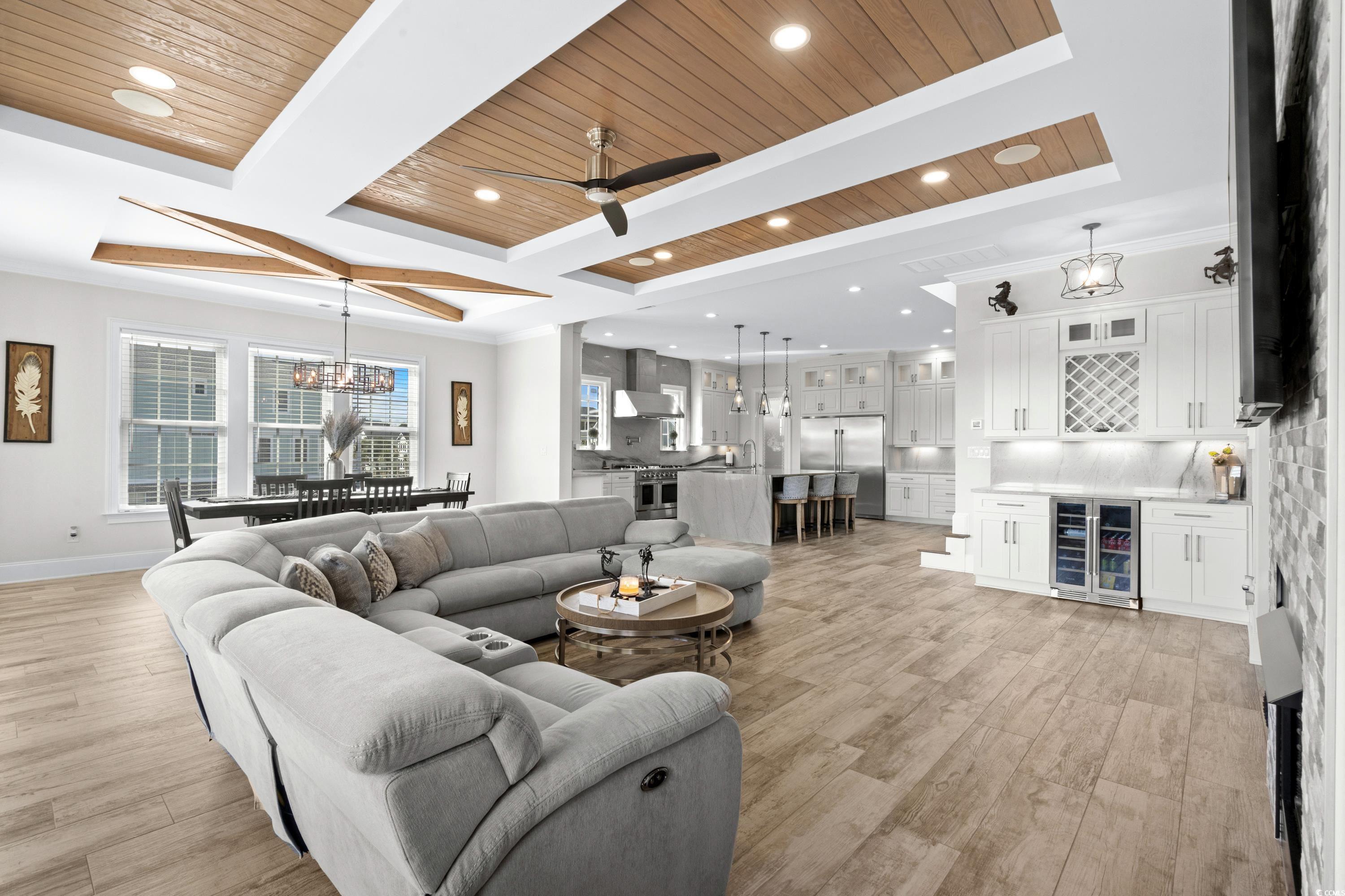 208 W Palms Dr.