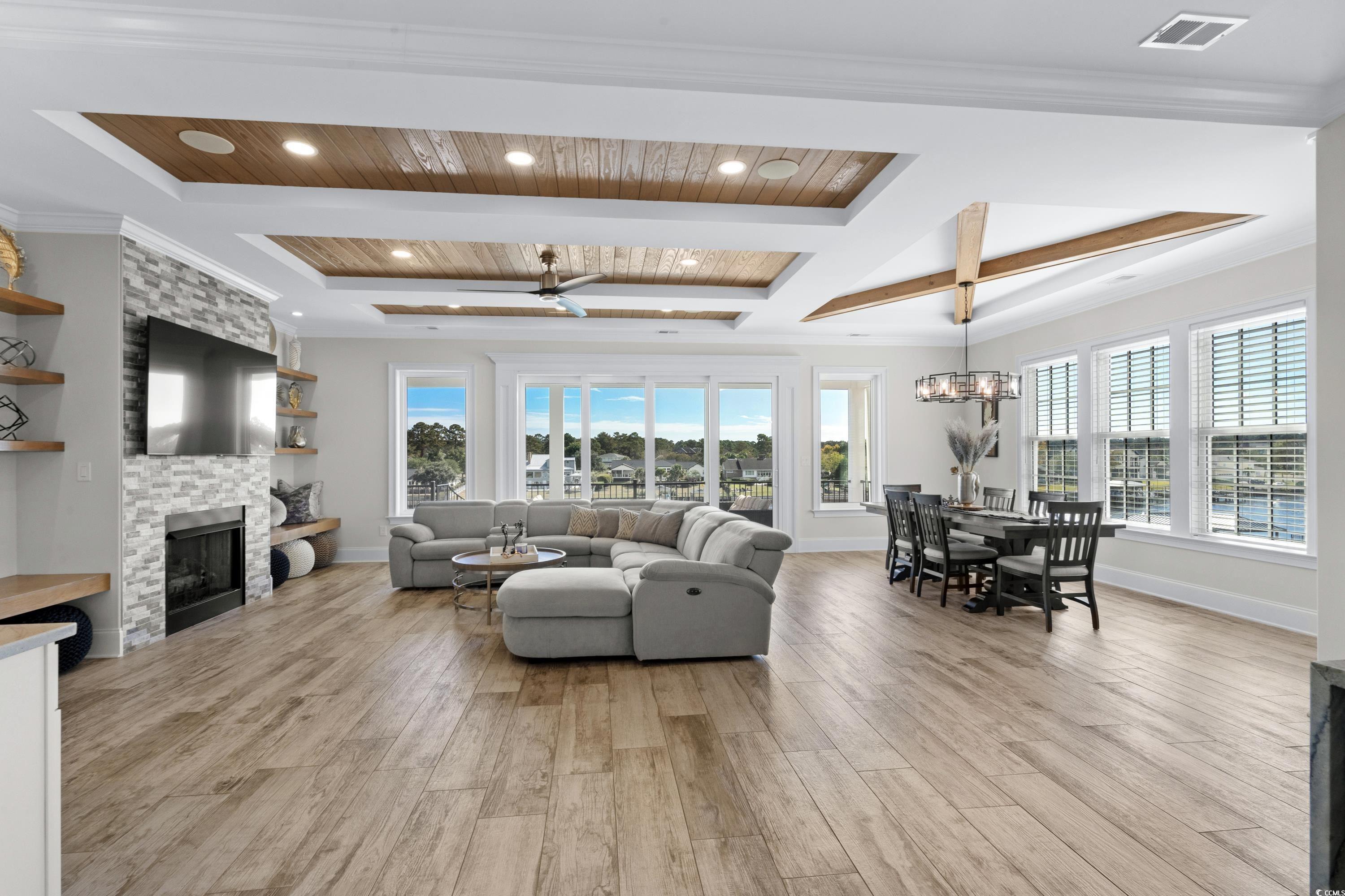 208 W Palms Dr.