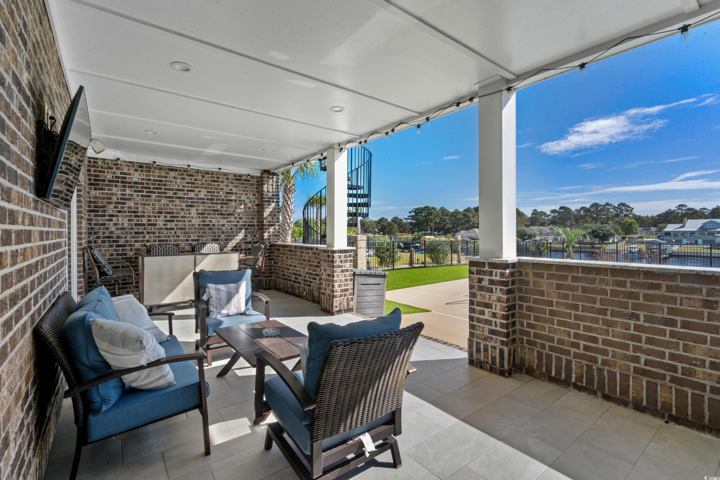 208 W Palms Dr.