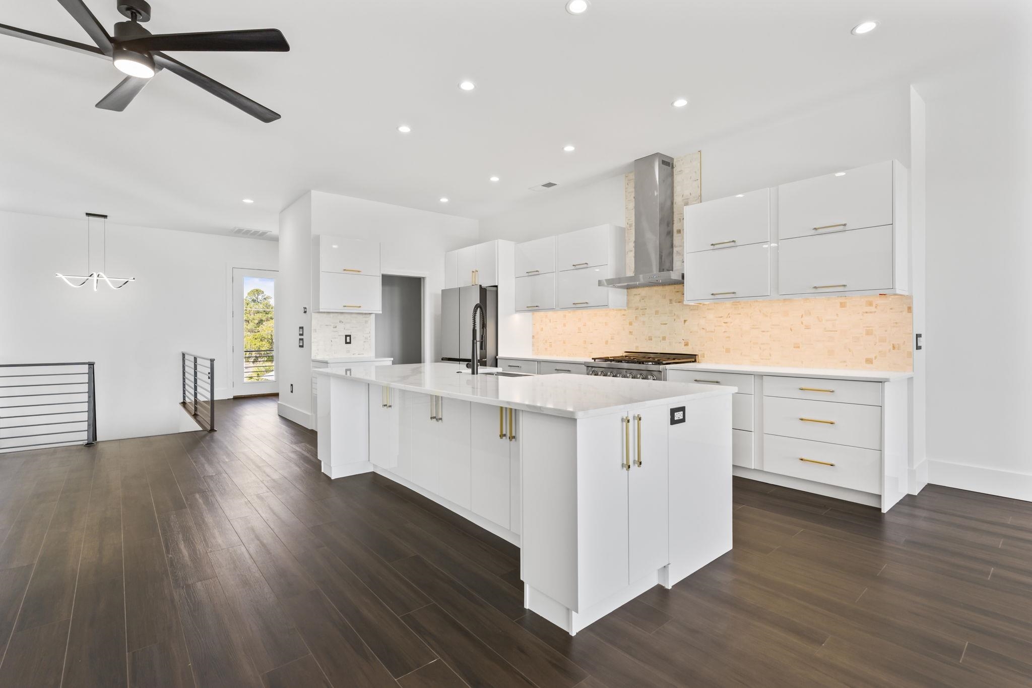 42 Enclave Pl.
