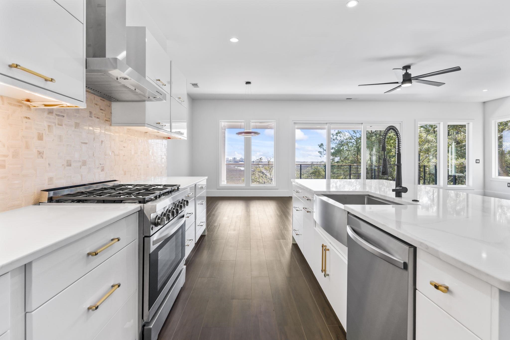 42 Enclave Pl.