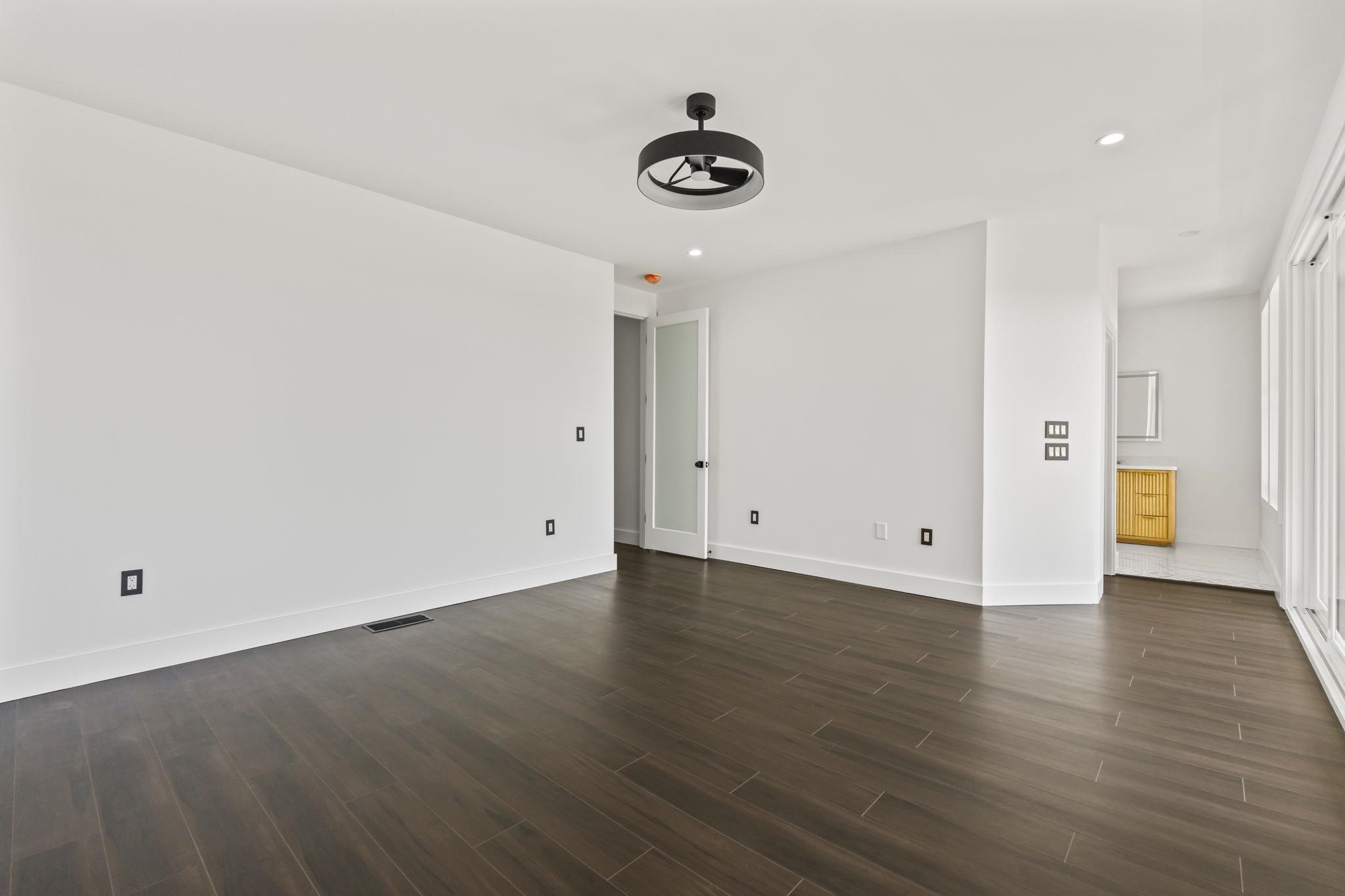 42 Enclave Pl.