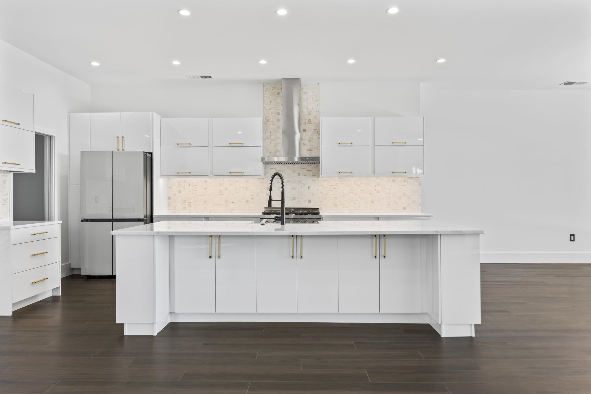 42 Enclave Pl.