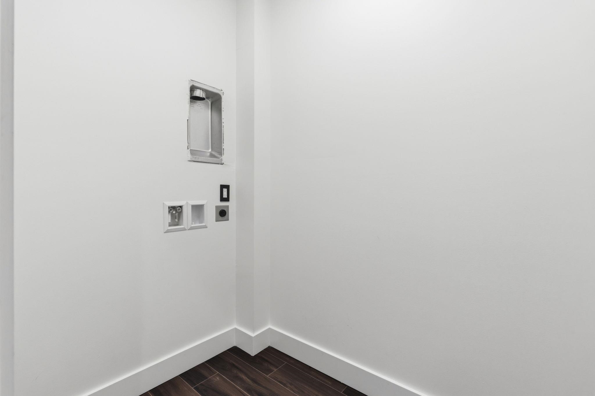 42 Enclave Pl.