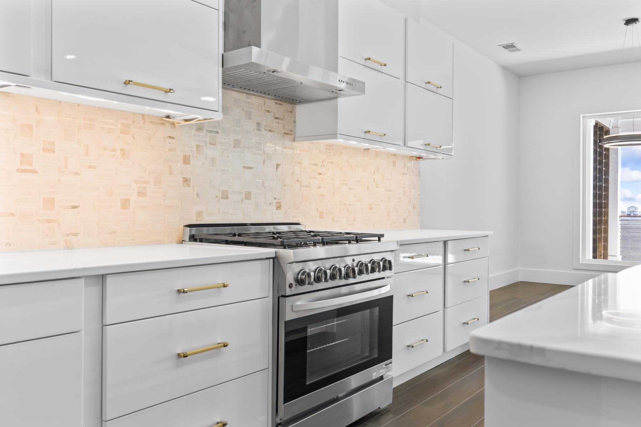 42 Enclave Pl.