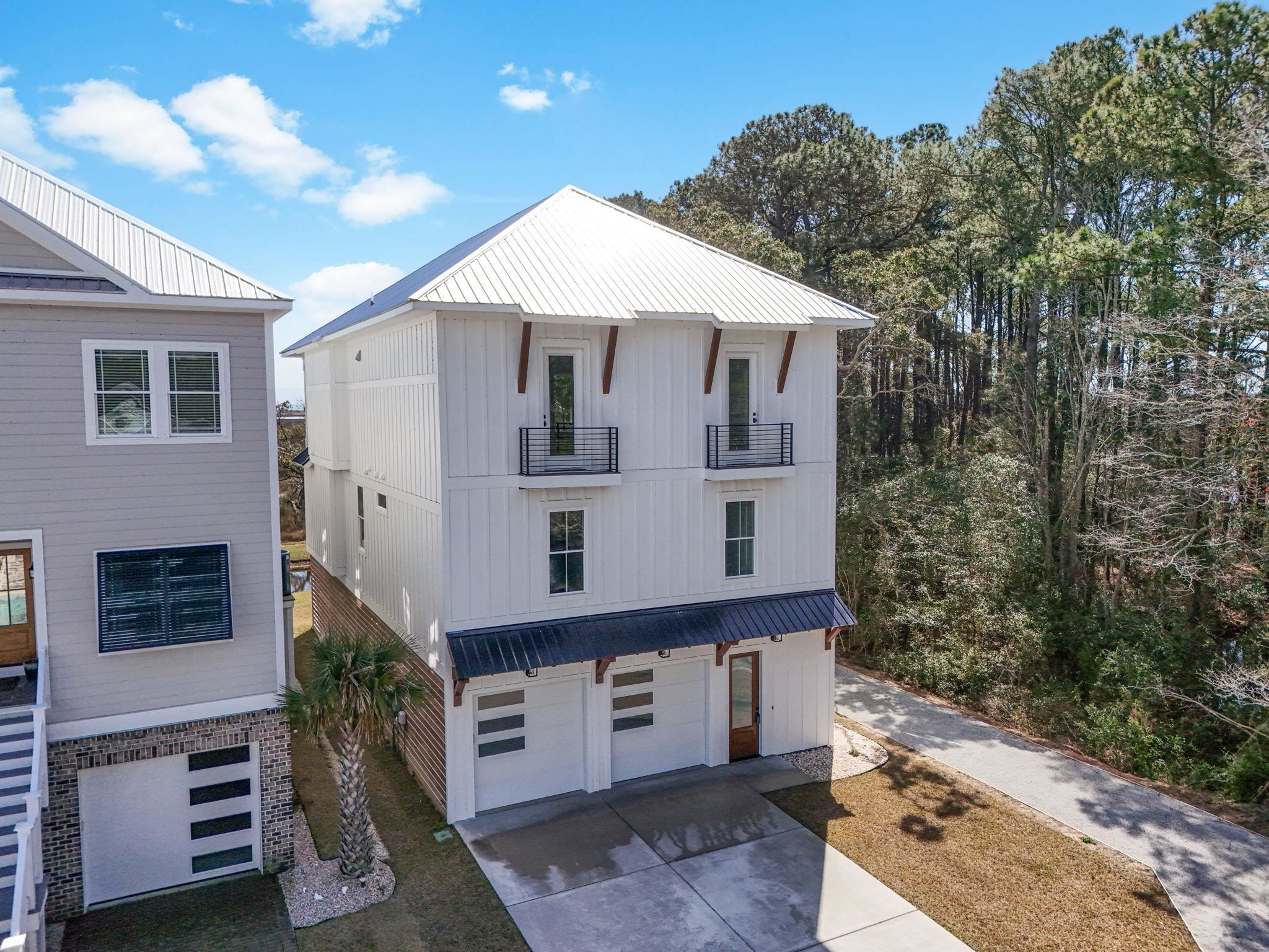 42 Enclave Pl.