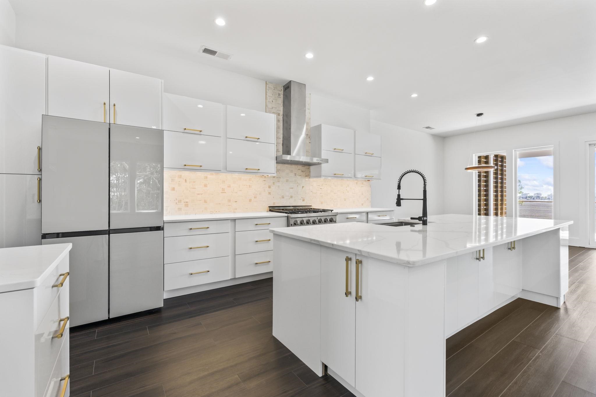 42 Enclave Pl.