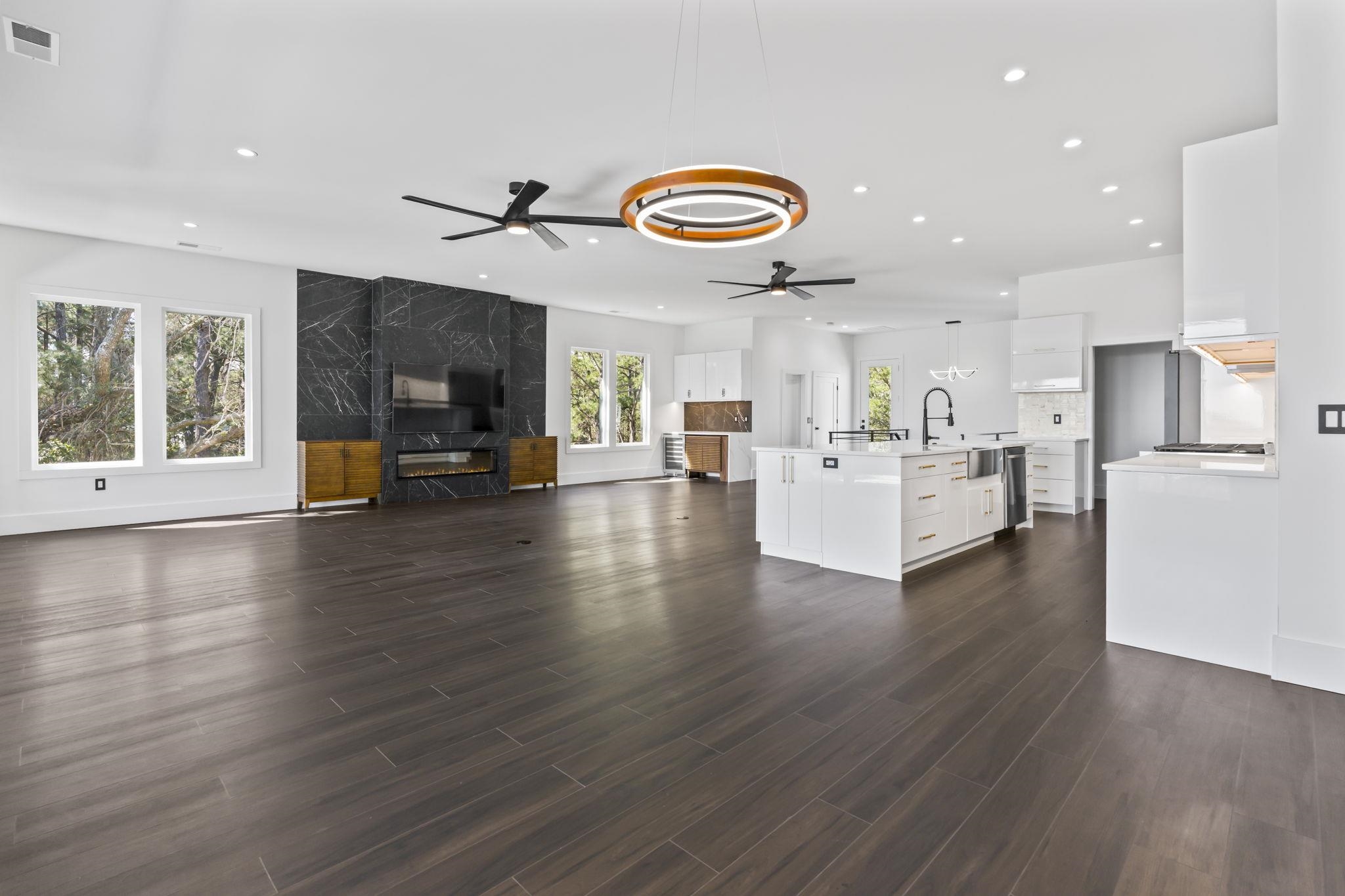 42 Enclave Pl.