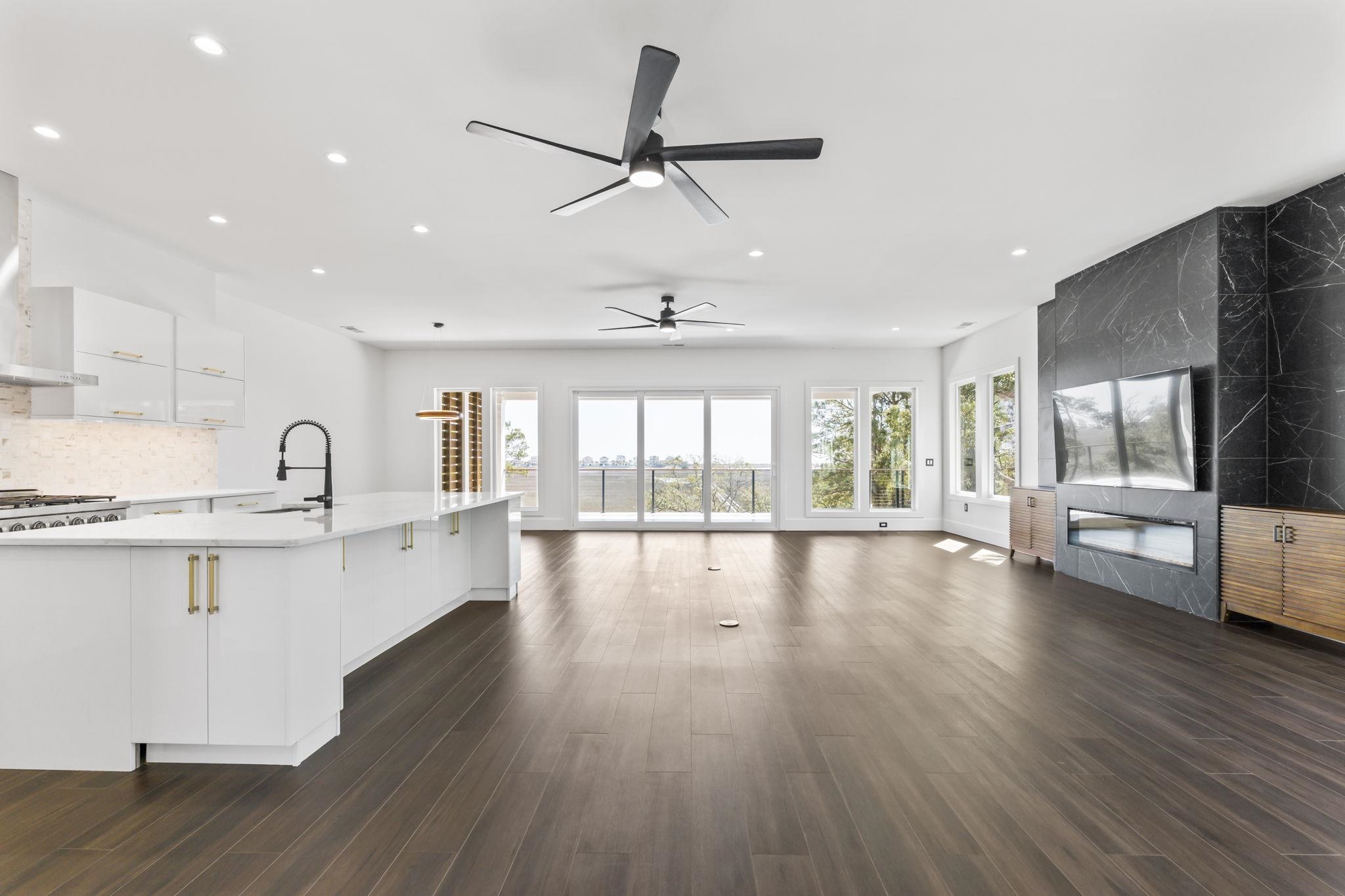 42 Enclave Pl.