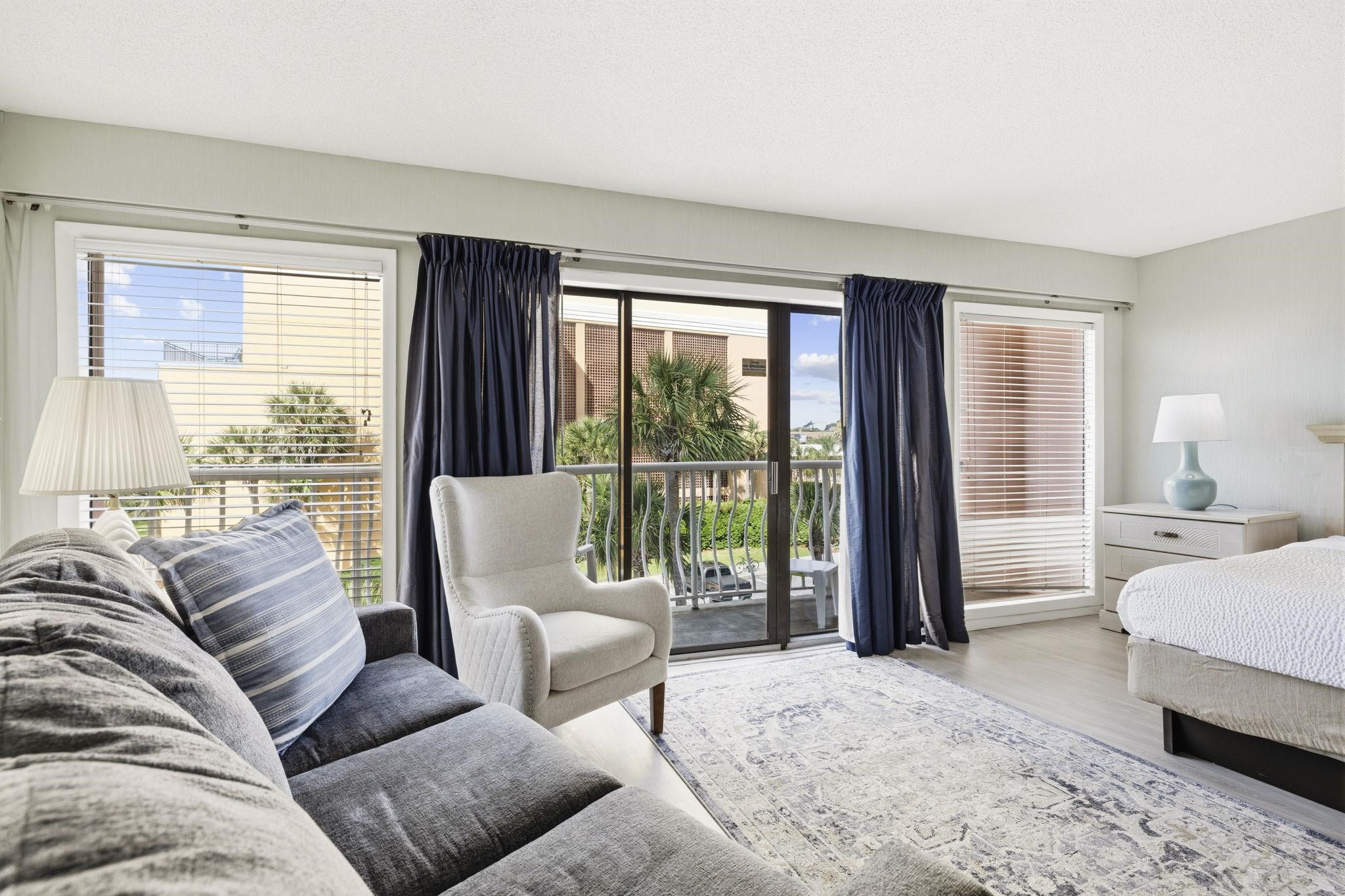202 70th Ave. N Unit: 209