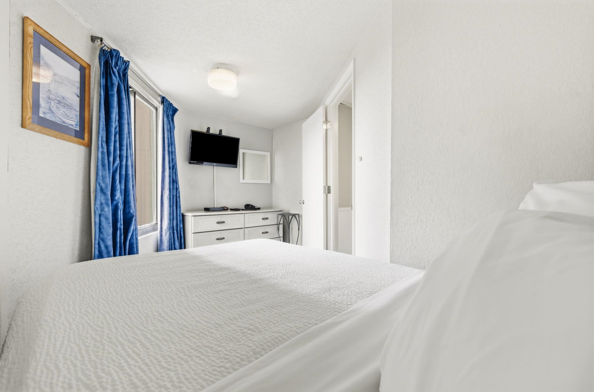 202 70th Ave. N Unit: 209