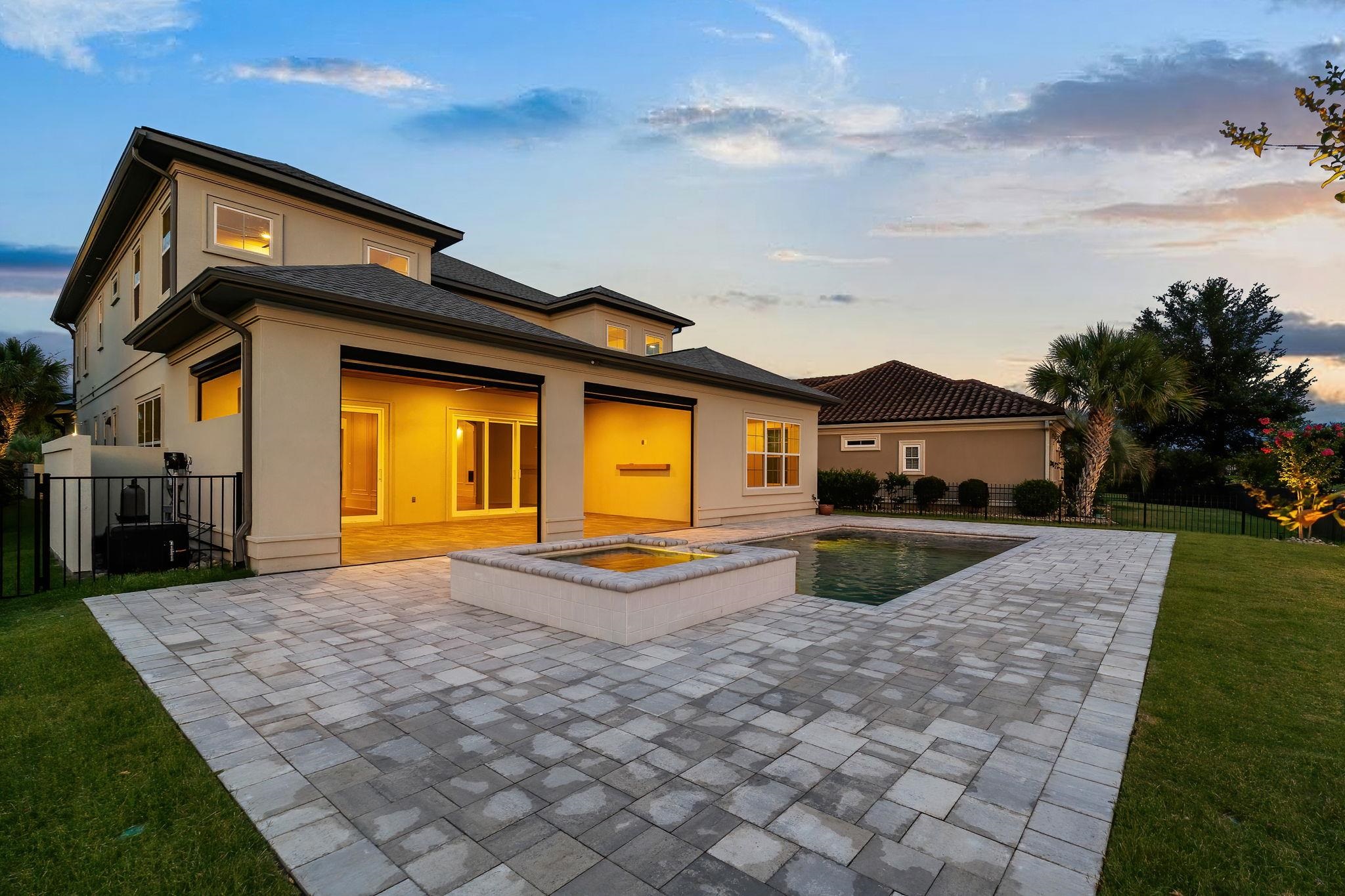 1015 Bluffview Dr.