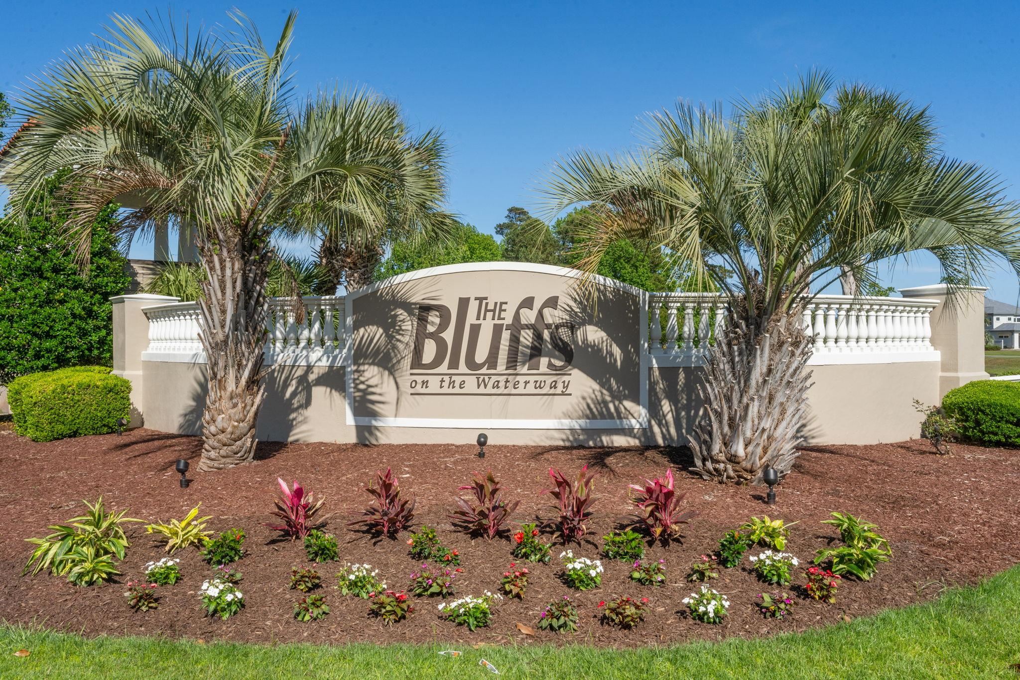 1015 Bluffview Dr.